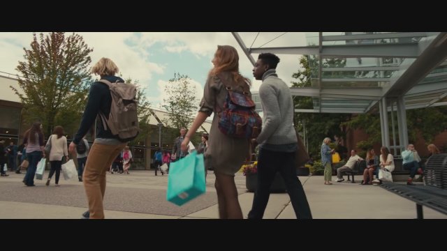 Status Update (2018) Fragman