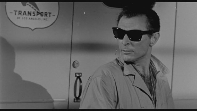 Guns Girls and Gangsters (1959) Fragman