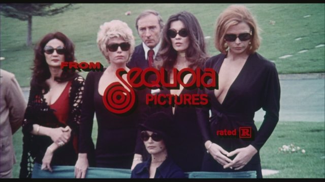 Invasion of the Bee Girls (1973) Fragman