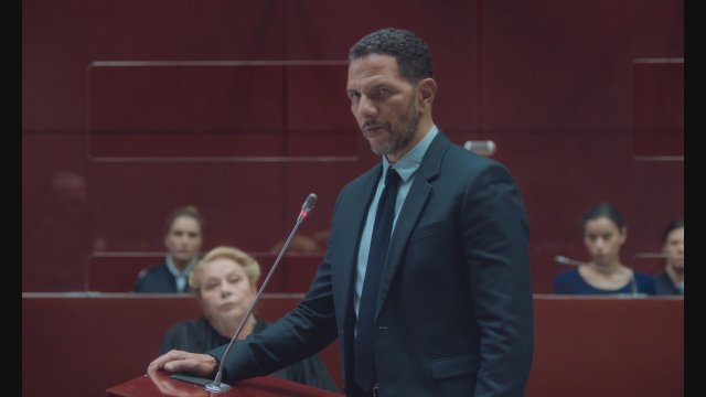 La fille au bracelet (2019) Fragman