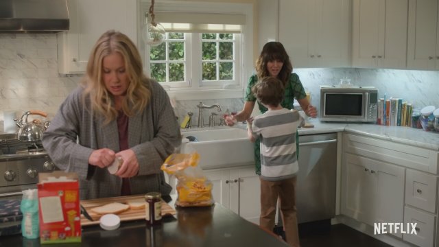 Dead To Me 2. Sezon 2 Fragmanı