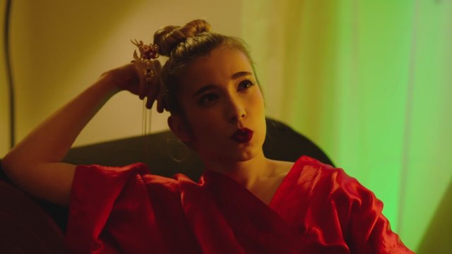 Bitter Daisies (2018) Fragman