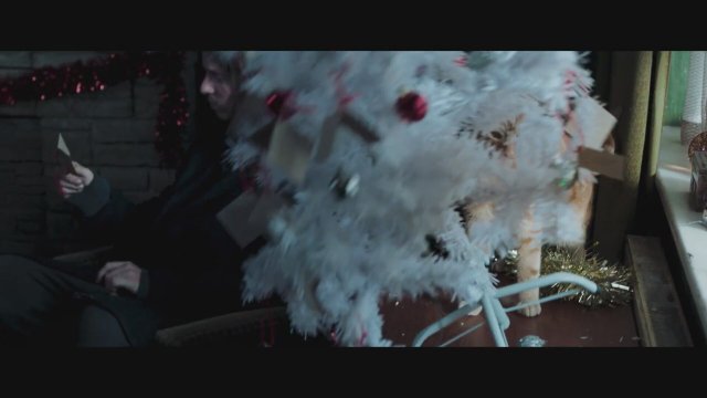 A Christmas Gift from Bob (2020) Fragman