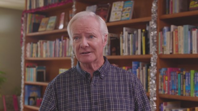 Christmas with a Crown (2020) Fragman