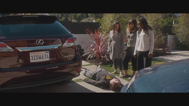 Happily (2021) Fragman