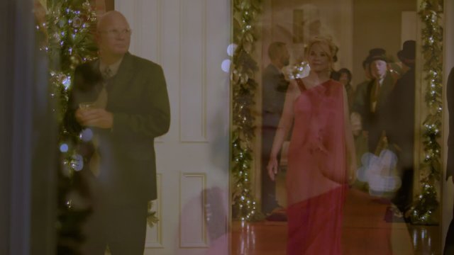 Next Stop, Christmas (2021) Fragman