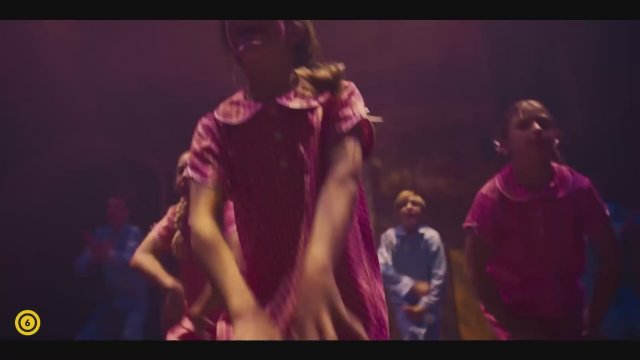 El a kezekkel a papámtól! (2021) Fragman