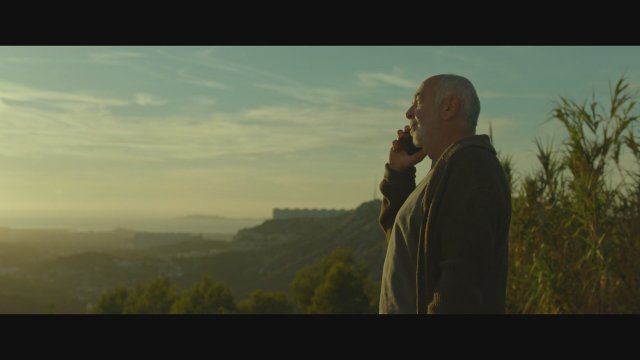 Zengin ve Şımarık (2021) Fragman