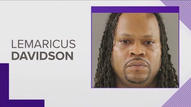 Mistletoe Mixup (2021) Fragman