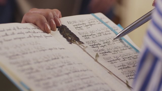 Scented with Love (2022) Fragman