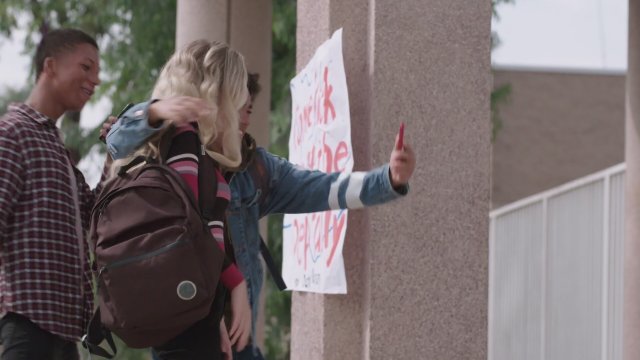 Kidnapped to the Island (2020) Fragman