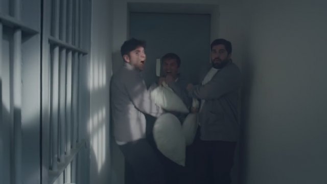 Kendinden Kaçak (2022) Fragman