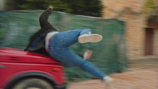 En otro lugar (2022) Fragman