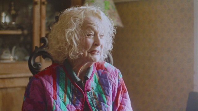 Strawberry Mansion (2021) Fragman