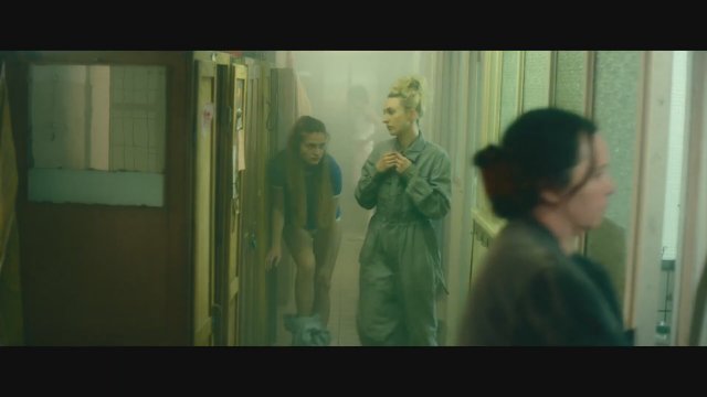 In einem Land, das es nicht mehr gibt (2022) Fragman