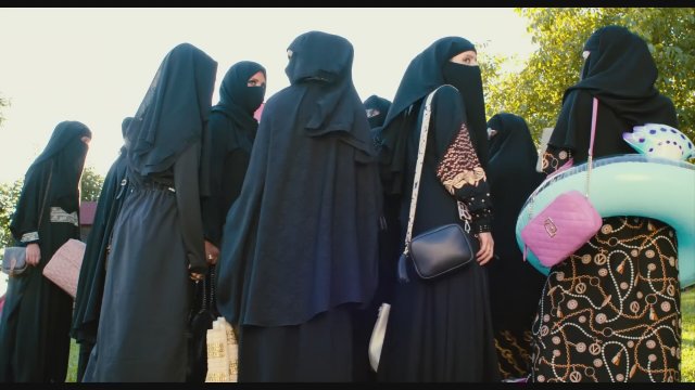 Freibad (2022) Fragman