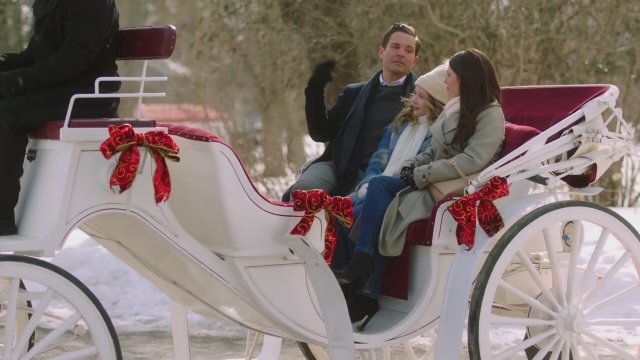 A Christmas Masquerade 2022 Fragman