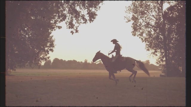 Mistletoe Ranch (2022) Fragman