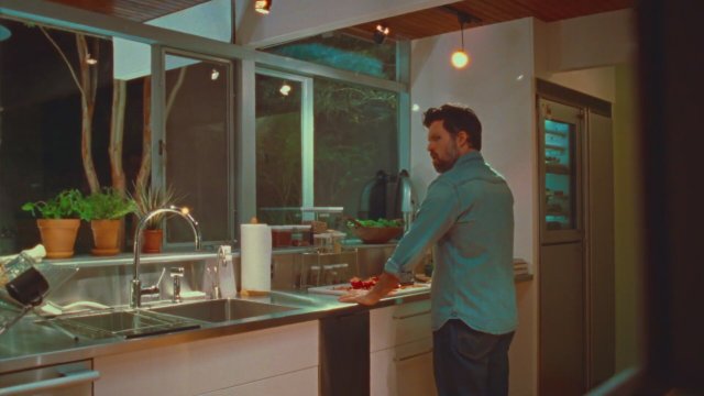 A Wounded Fawn (2022) Fragman