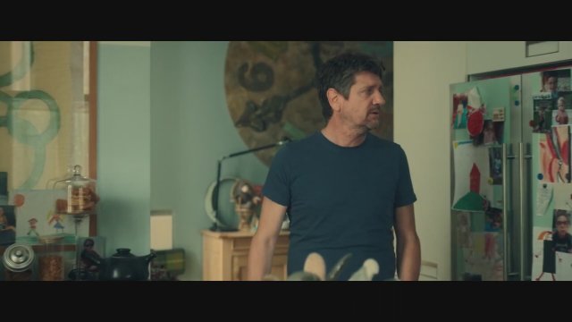 Tre di troppo (2023) Fragman