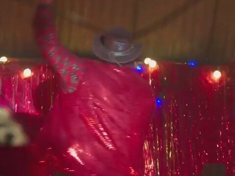 Christmas on Mistletoe Farm (2022) Fragman