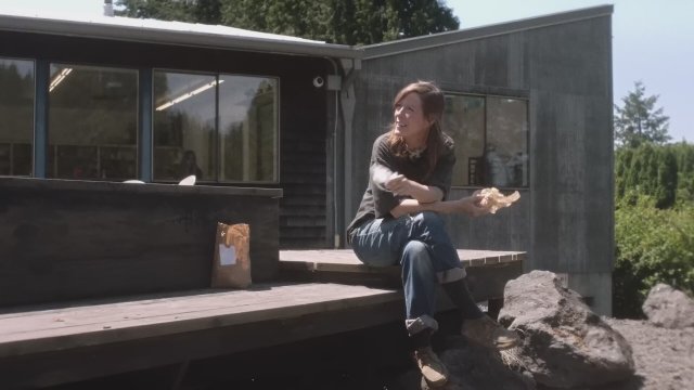 Showing Up (2023) Fragman