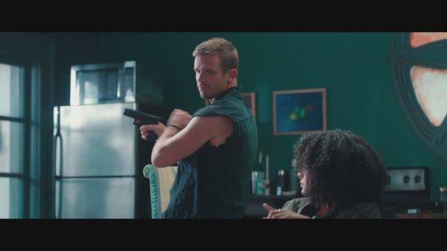 Shelter (2023) Fragman