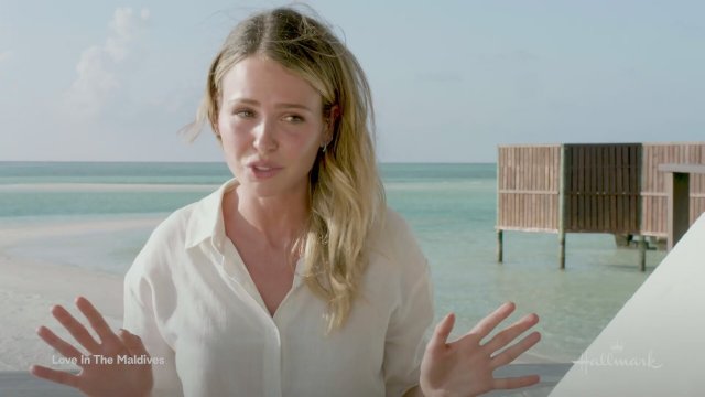Love in the Maldives (2023) Fragman