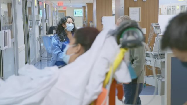 Acil Durum: New York (2023) Fragman