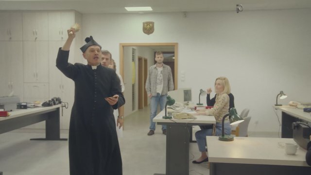 Radiostory (2023) Fragman