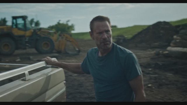 Rumble Through the Dark (2023) Fragman