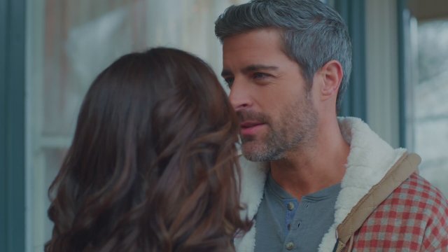 Reporting for Christmas (2023) Fragman