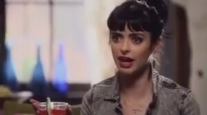 Don't Trust The Bitch In Apartment 23 (2012) 1. Sezon Fragmanı