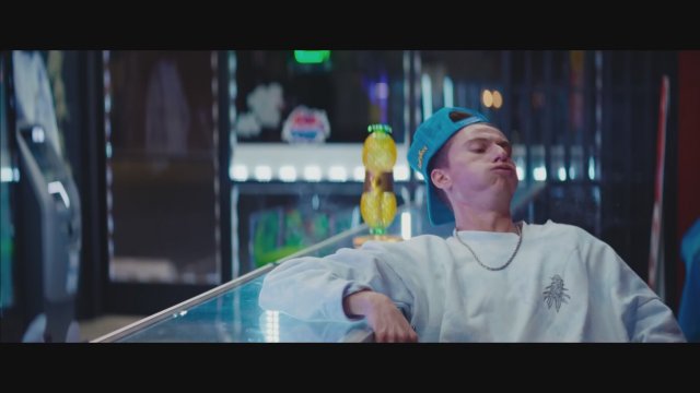 Drugstore June (2024) Fragman