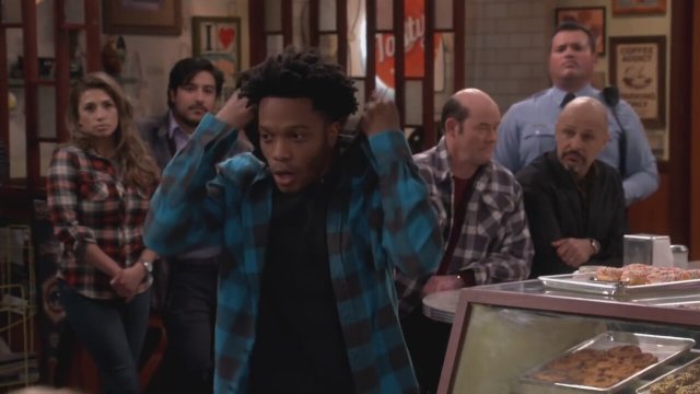 Superior Donuts (2017) - Bölüm Kesiti