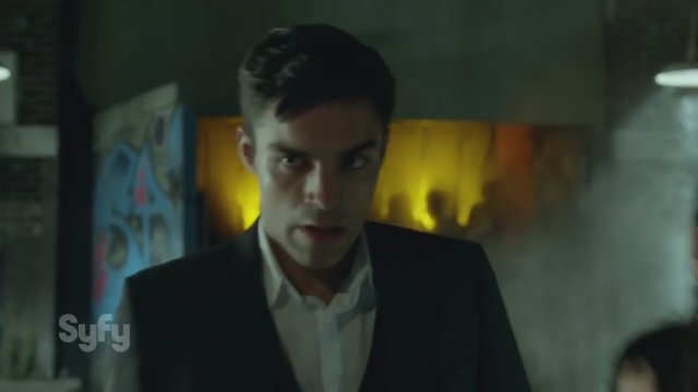 Incorporated (2016) - Fragman