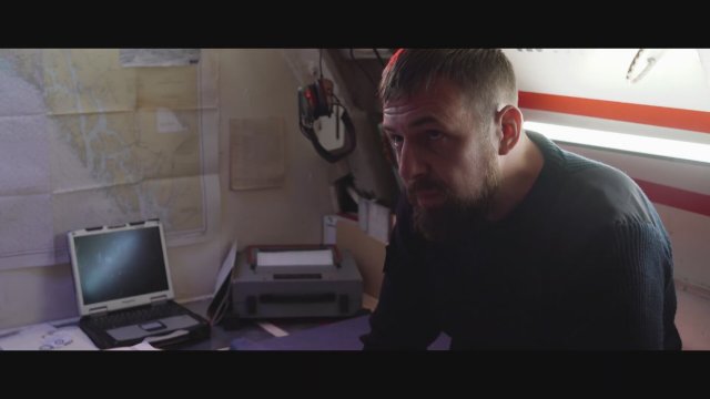 What Lurks Beneath (2024) Fragman