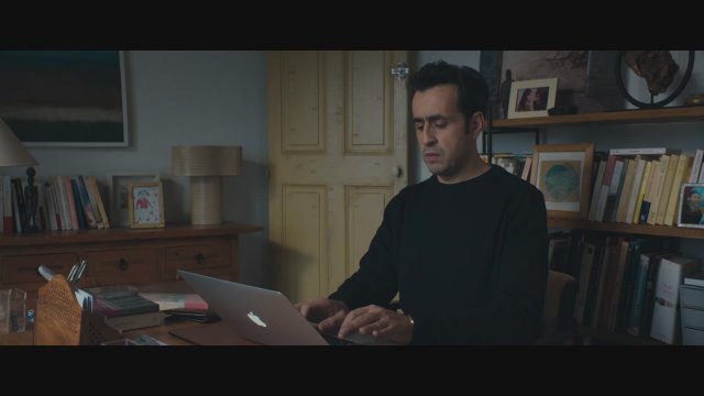 My Mom, God and Sylvie Vartan (2025) Fragman