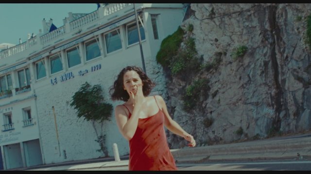 Balkondaki Kadınlar (2024) Türkçe Altyazılı Fragman