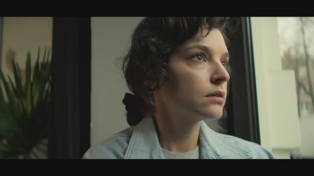 Tek Bir Bakış (2025) Fragman