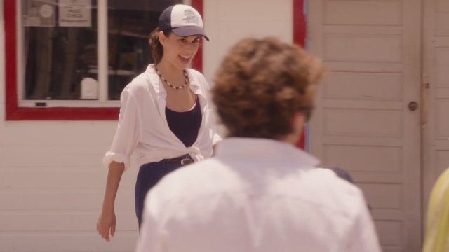 Looking Through Water (2025) Fragman