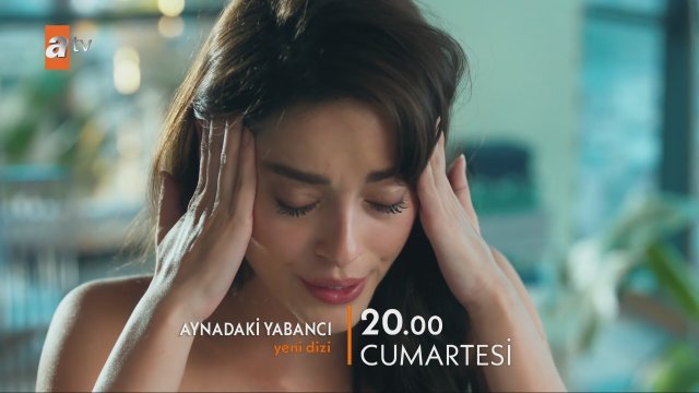 Aynadaki Yabancı (2025) Fragman