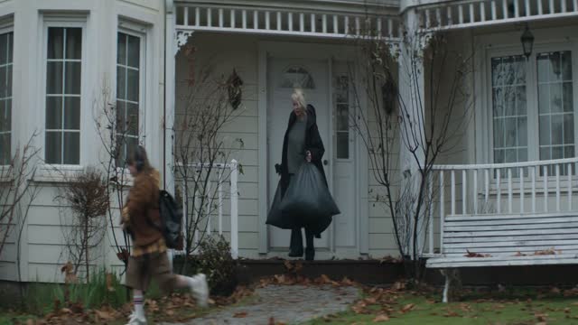 Evil Dress (2026) Fragman