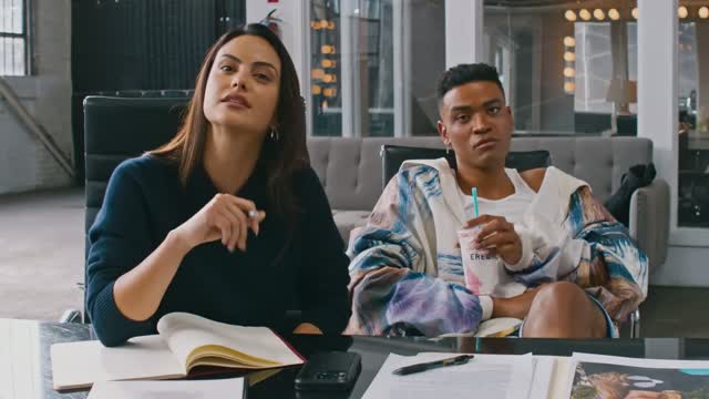 Idiotka (2025) Fragman