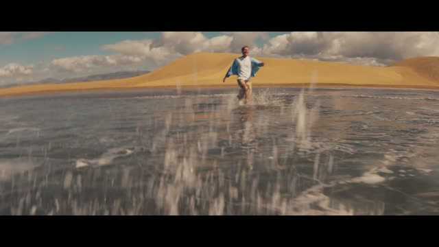 A una isla de ti (2026) Fragman