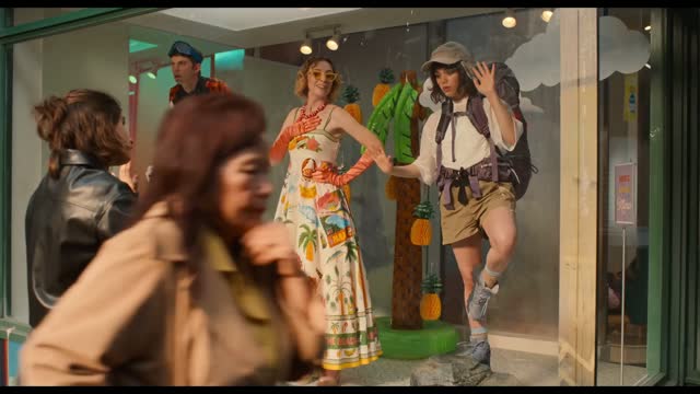 Klara and the Sun (2026) Fragman