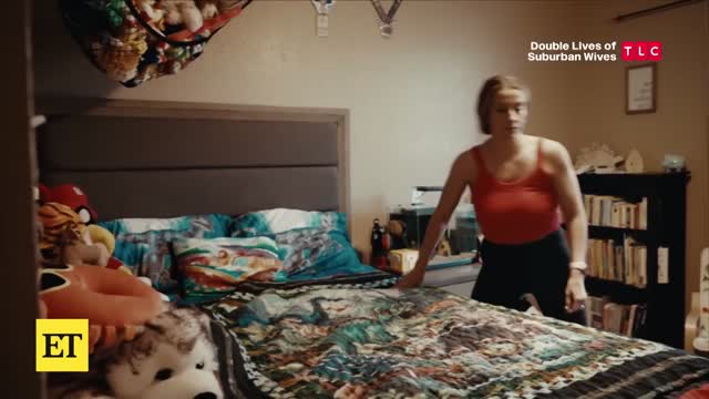 Double Lives of Suburban Wives (2026) Fragman