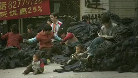 Last Train Home Fragman