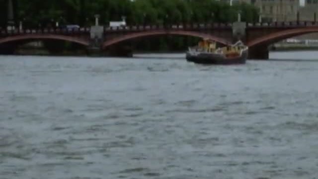 Swimming Pool Fragmanı