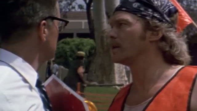 Falling Down Fragmanı